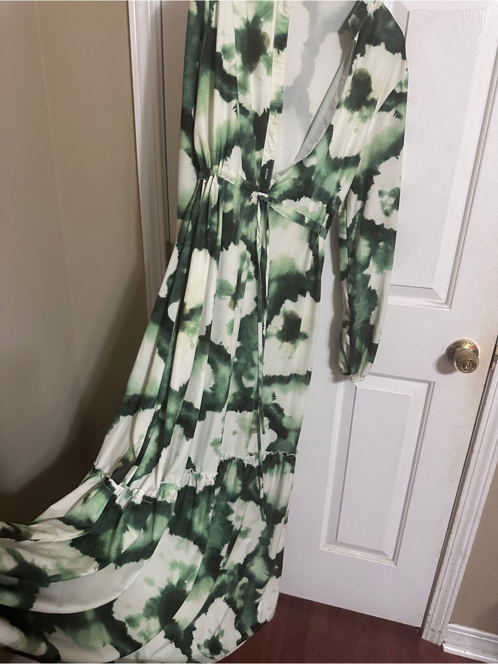 Green Tie-Dye Maxi Dress - Women - Picture 4 of 5